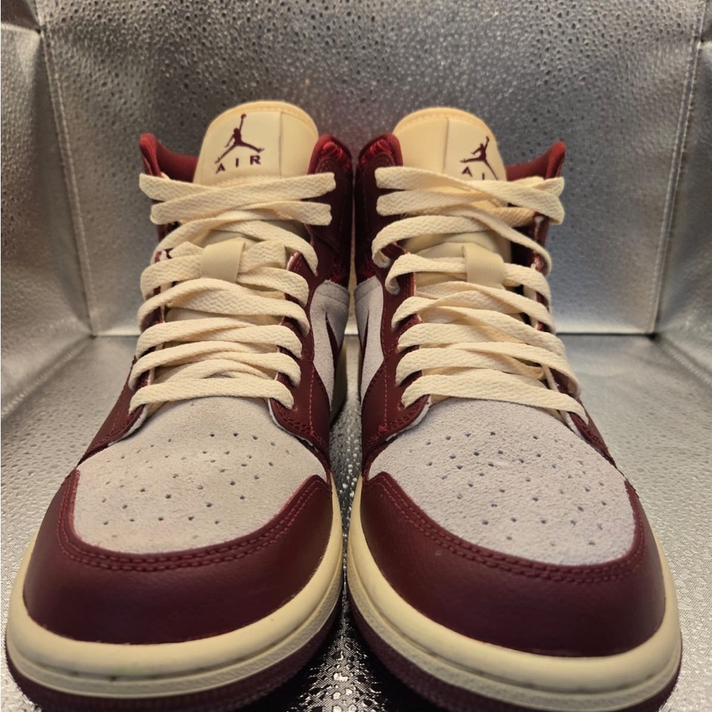 Jordan Men's Maroon and Cream Sneakers